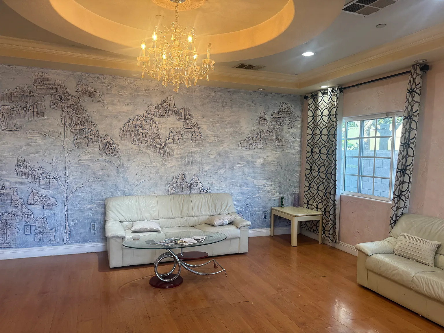 3 bed, $2,950 — Photo 2