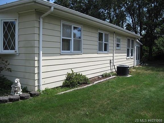 2nd image of 17 Bonaire Dr