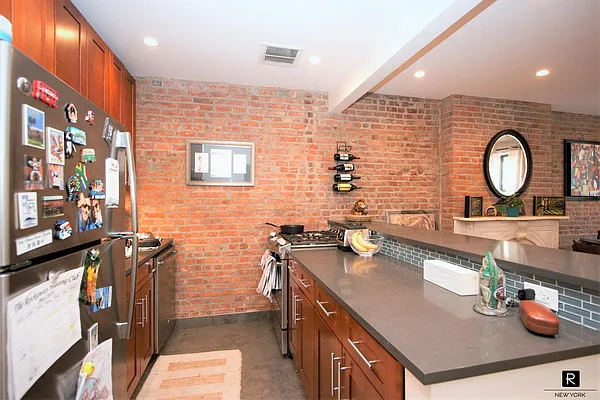 Rented by R New York | media 22