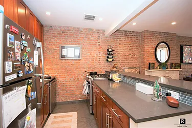 Rented by R New York