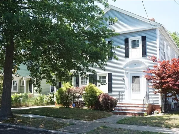 237 Warrington St, Providence, RI 02907