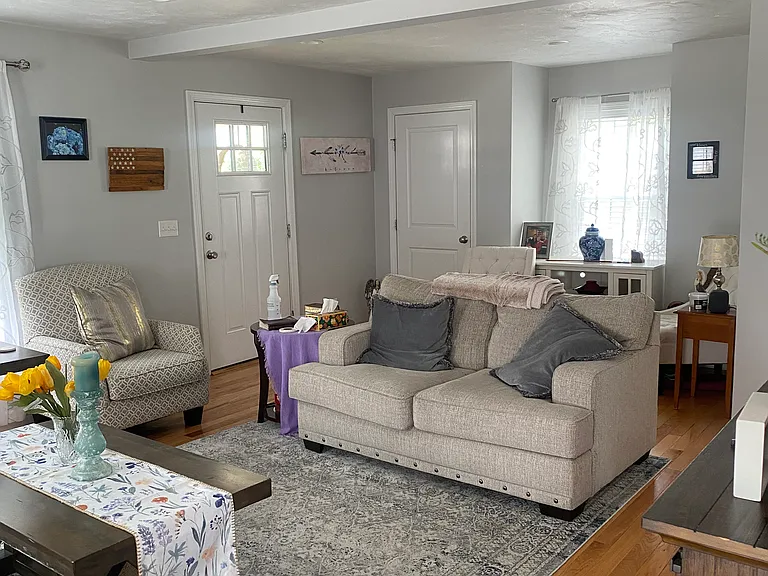 19 Mowry Ave — Photo 7