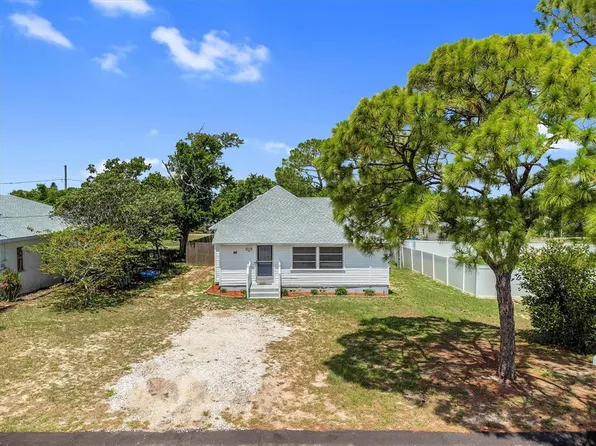 304 5th St S, Dundee, FL 33838