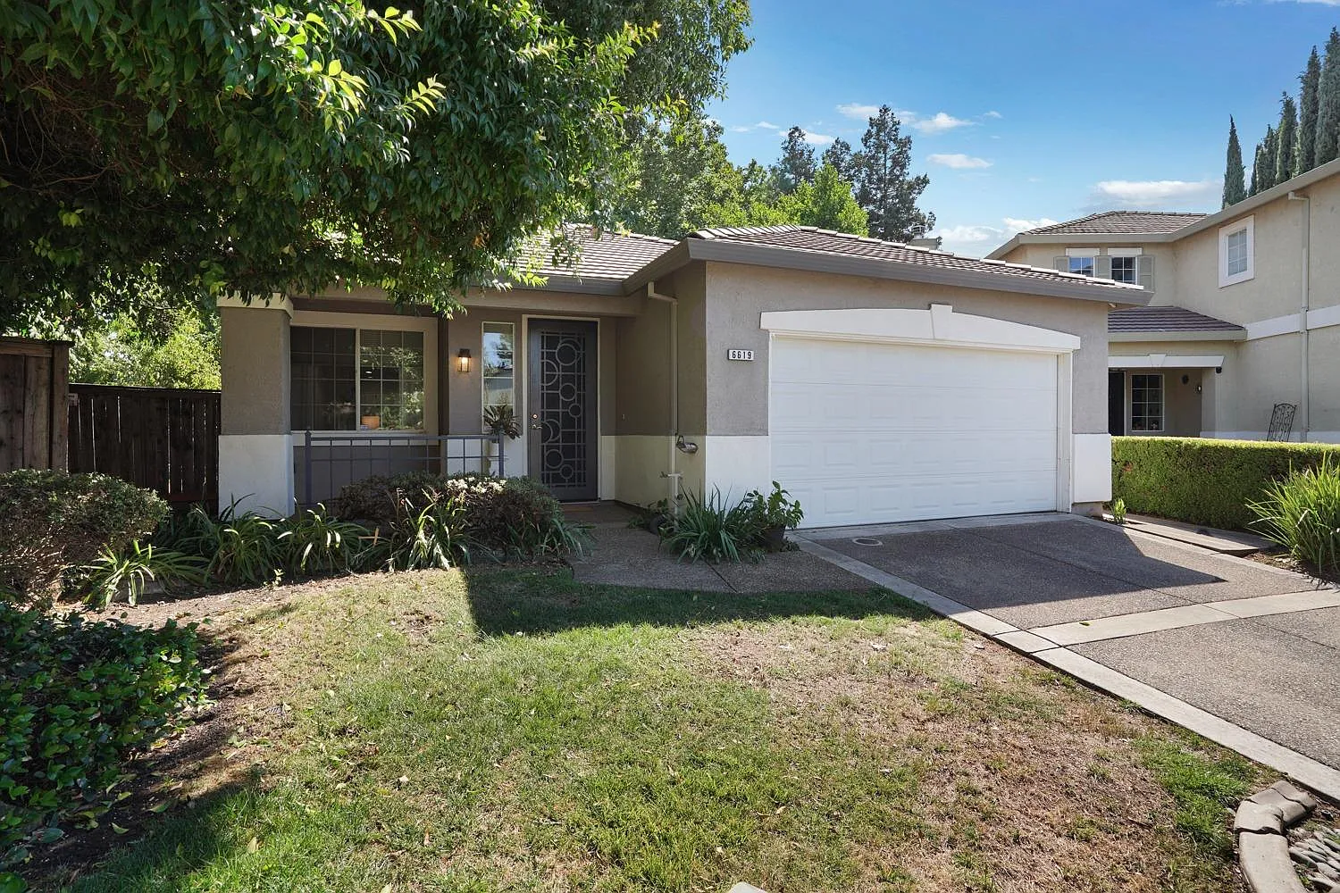 6619 Brook Falls Cir photo 1