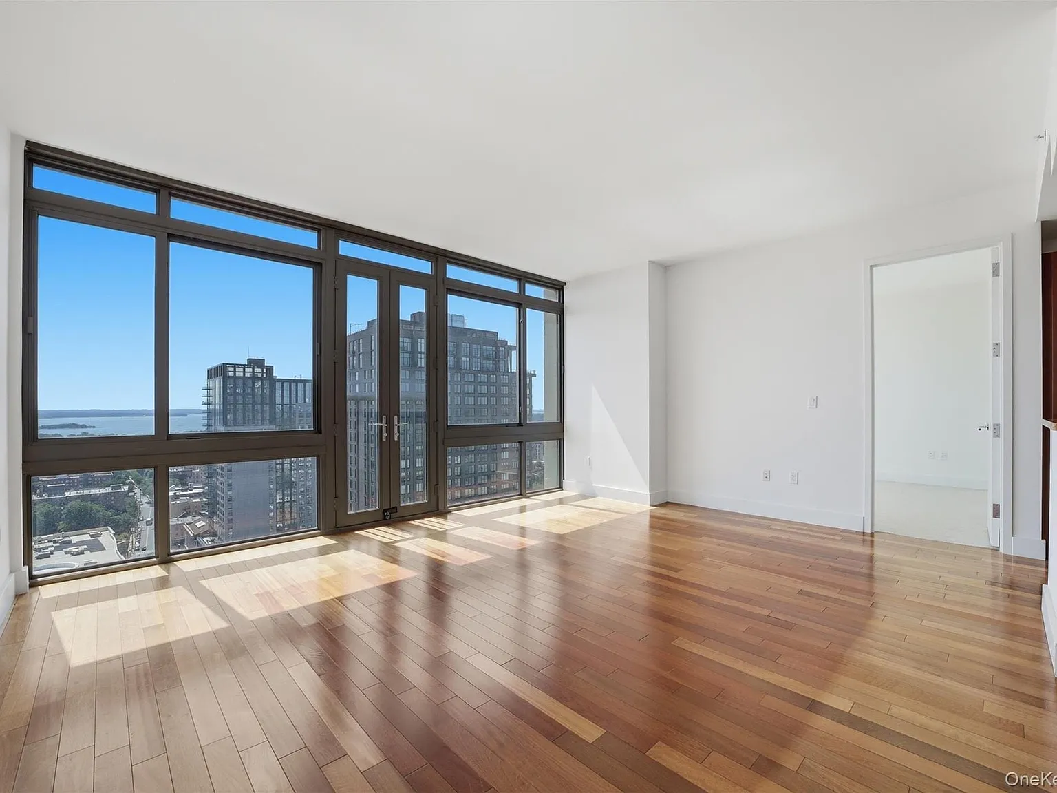175 Huguenot St — Photo 4