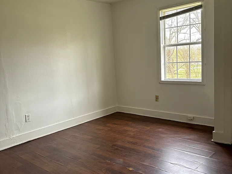 1105 N McLemore Ave #A — Photo 17