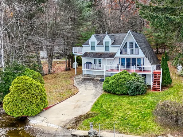 102 Sunset Road, Falmouth, ME 04105