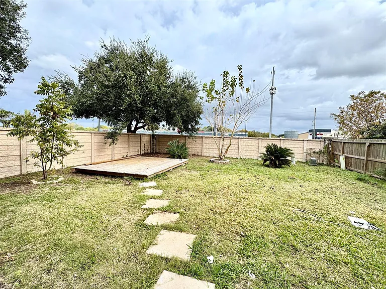 8435 Resada Park Ln — Photo 23
