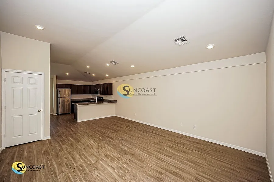 New 2BR Home with Garage in Englewood — Photo 4