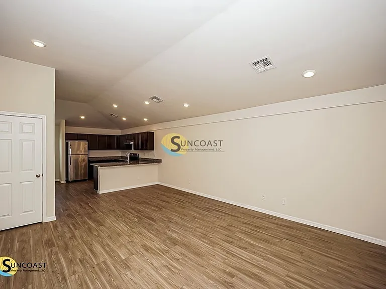 11161 Pendleton Ave — Photo 5