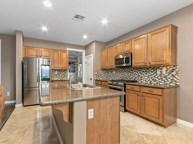 38152 Mulligan Dr — Photo 4