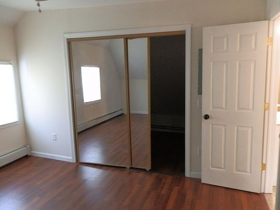 mirrored doors in bedroom