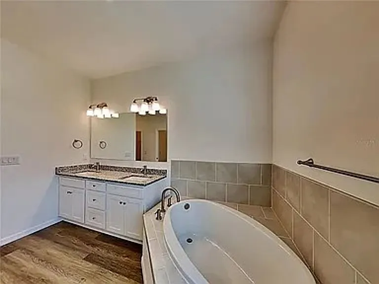 25126 Alcazar Dr — Photo 6