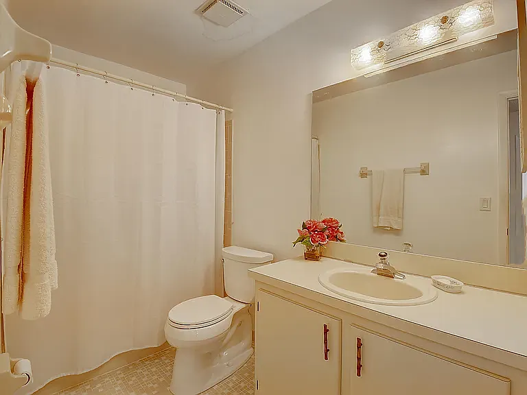 2 bed, 2.5 bath, 1400 sqft, $1,500 — Photo 3