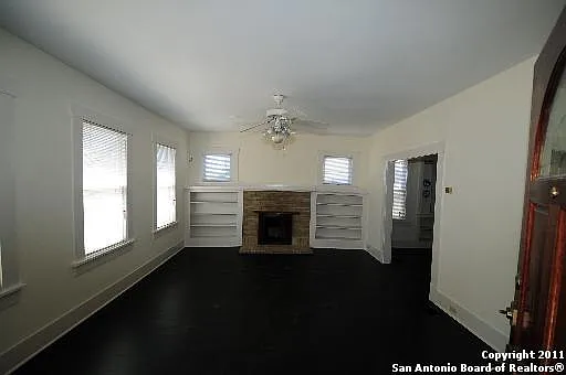 423 W Huisache Ave — Photo 8