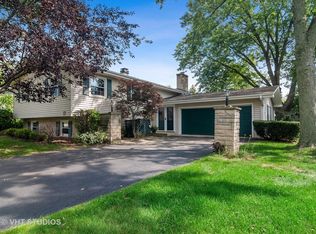 5805 Clover Dr, Lisle, IL 60532