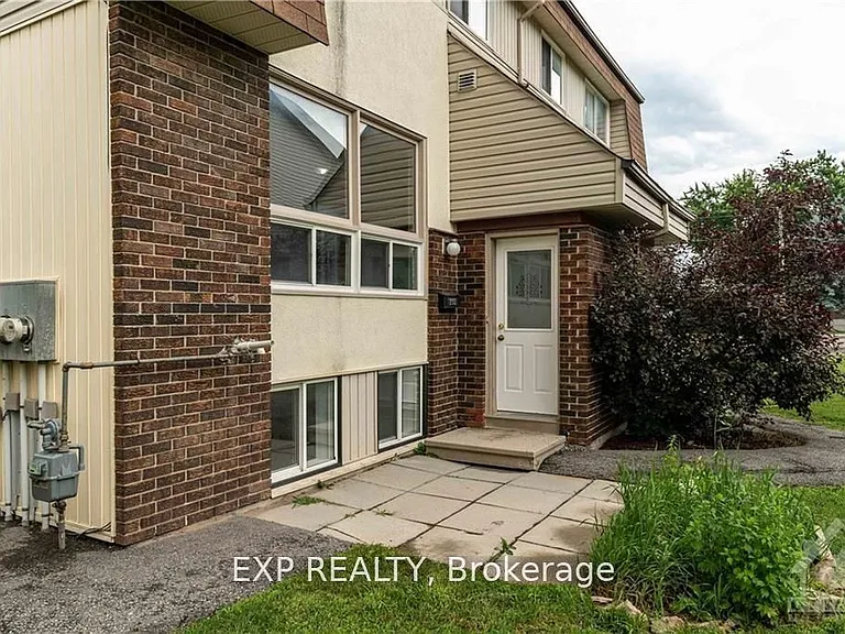 20 Forester Cres #C — Photo 6