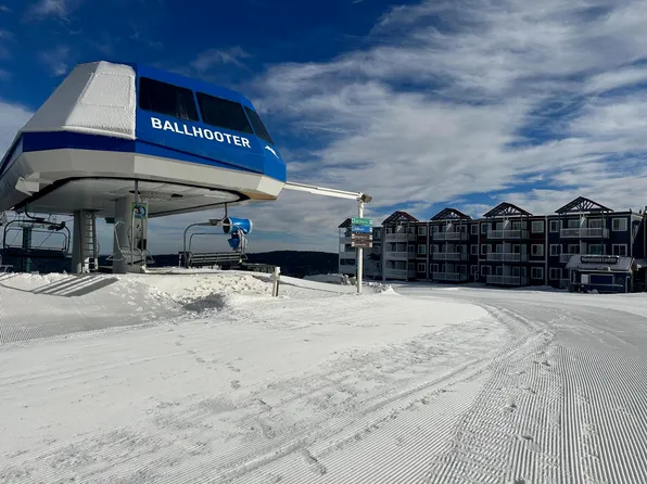 178 Mountain Lodge Ln, Snowshoe, WV 26209