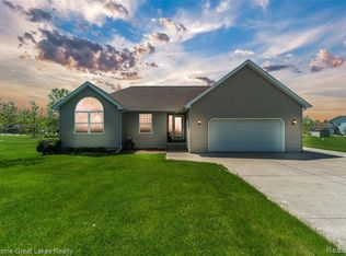 1361 Homestead Ct, Flint, MI 48507