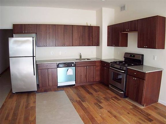 2nd image of 156 Lexington Ave
