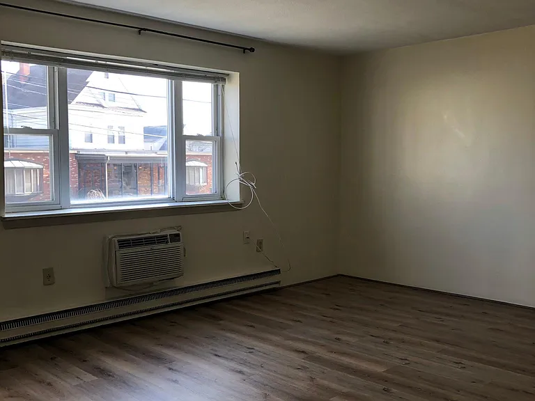 297 Main St #7 — Photo 3