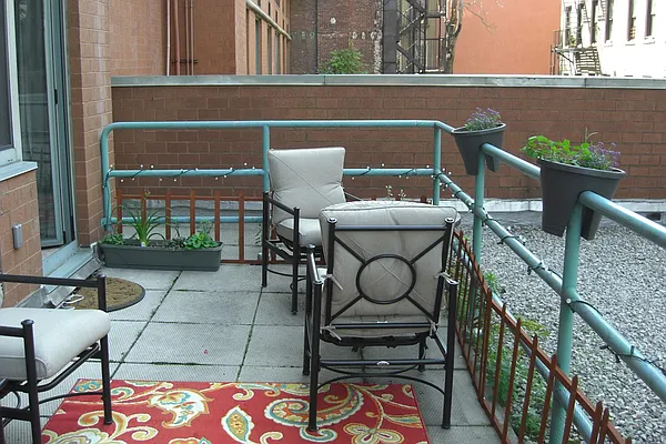 Rented by Tompkins Square Realty | media 21