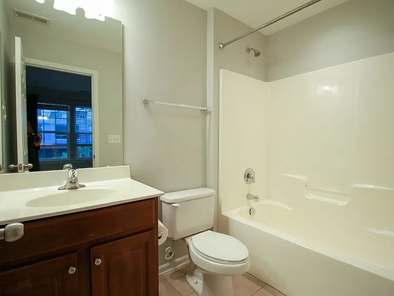 264 W Bland St — Photo 11