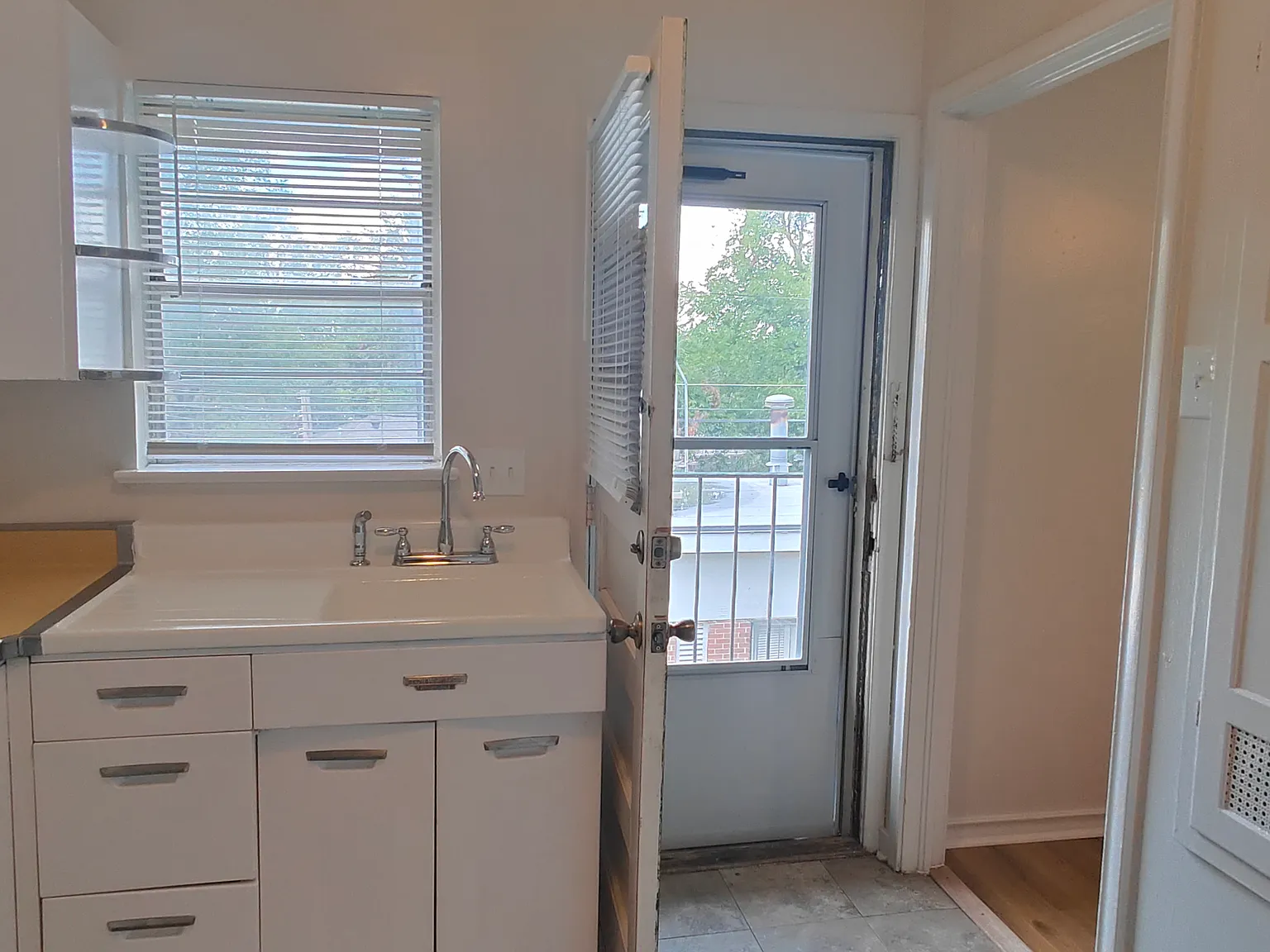 2 bed, 920 sqft, $1,425 — Photo 4