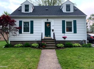 1106 Kingsley Ave, Saint Joseph, MI 49085