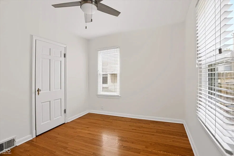 2 bed, $1,600 — Photo 2