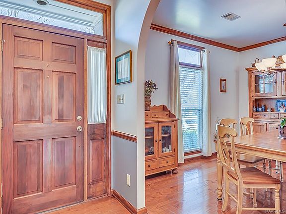 2nd image of 8836 Oak Meadow Ct