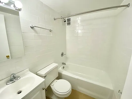 Rented by J PRESTON AND ASSOCIATES INC | media 18