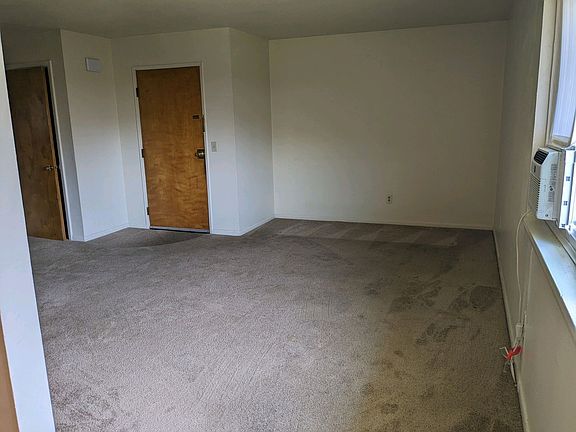 3rd image of 679 E Main St #5D