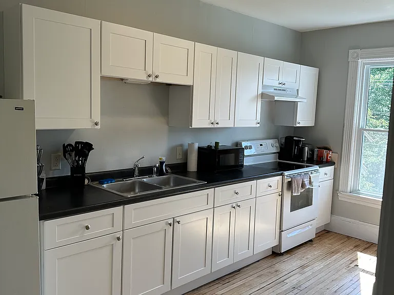 67 High St #3 — Photo 2