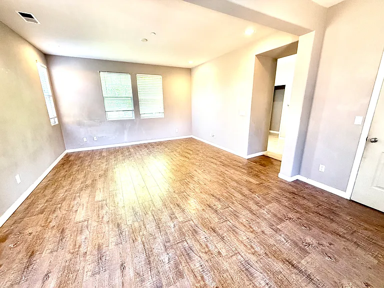 1730 Hemlock Ct — Photo 8