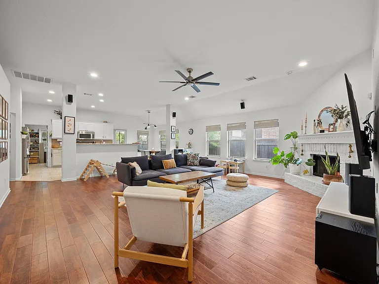 15609 Royal Dublin Dr — Photo 10