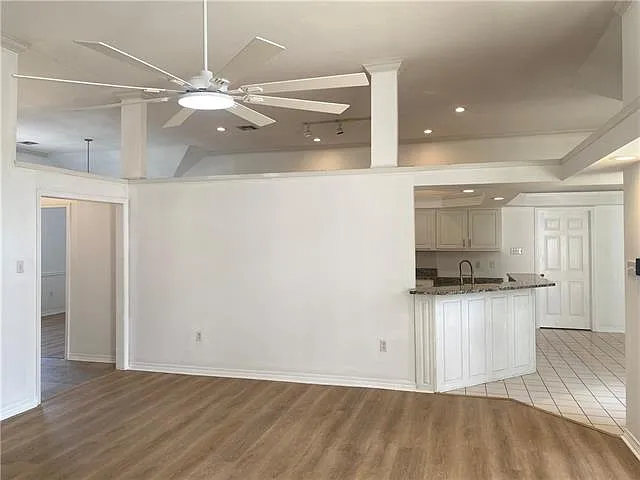 1373 Fairfield Dr — Photo 17