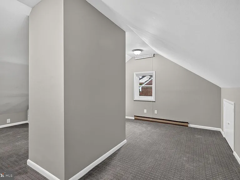 7215 Rollingwood Dr — Photo 23