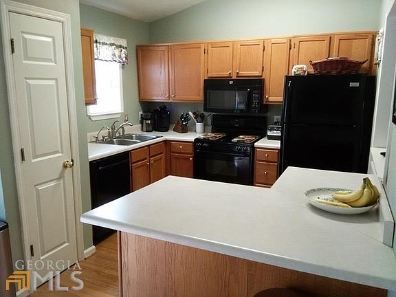 3rd image of 330 Winding Woods Trl