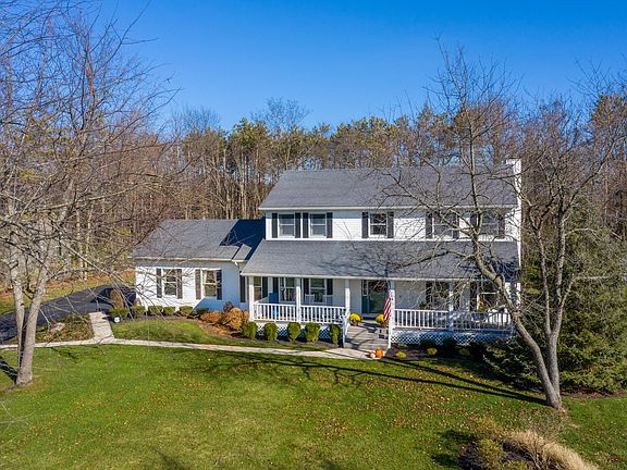 5th image of 183 Pine Tree Dr