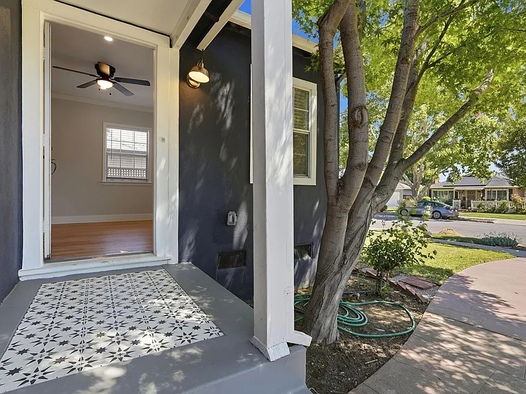 2291 Cottle Ave — Photo 5