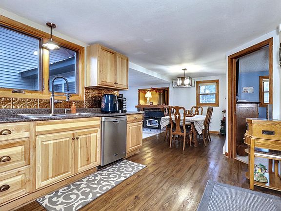 5th image of 217 Indianhead Rd