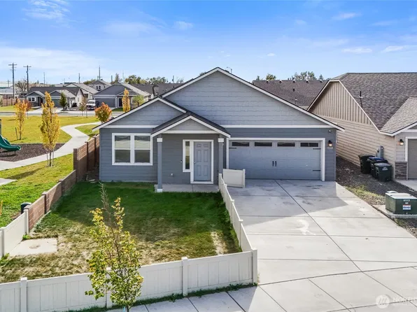 1009 W Maple Drive, Moses Lake, WA 98837
