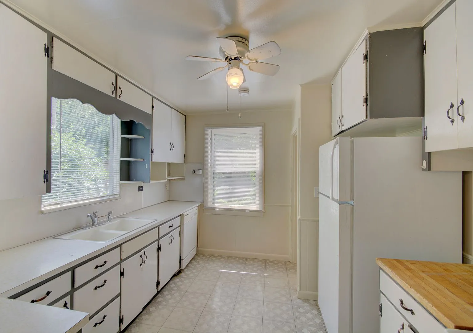 4 Weeks Free Rent Special! House Near Du! — Photo 4