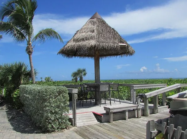 1556 Ocean Dr, Vero Beach, FL 32963