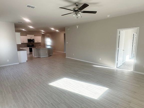 5th image of 410 Lubbock Dr
