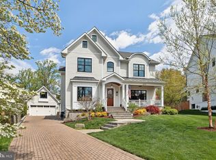4777 33rd St N, Arlington, VA 22207