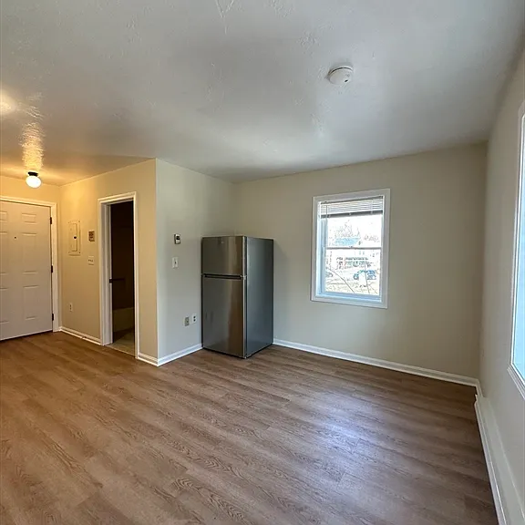 850 Broad St #6 — Photo 5