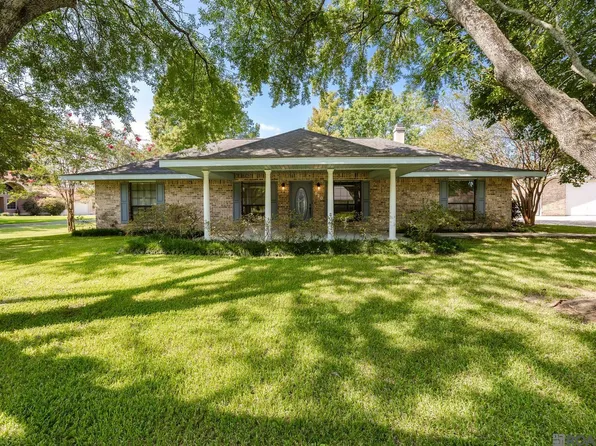 520 Marionneaux St, Brusly, LA 70719