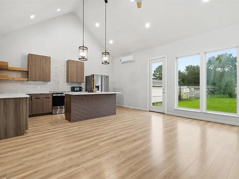 3209 Pennsylvania Rd — Photo 3